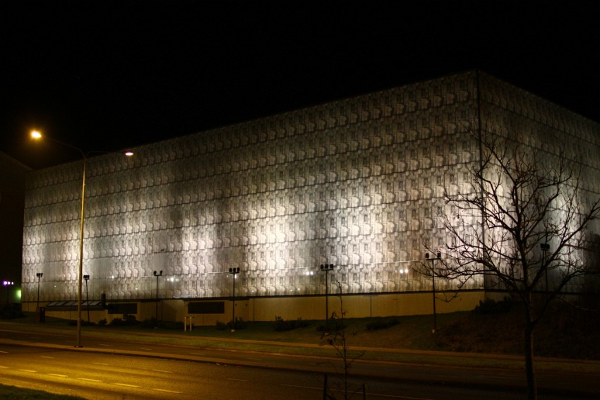 06 lasirakennus.JPG